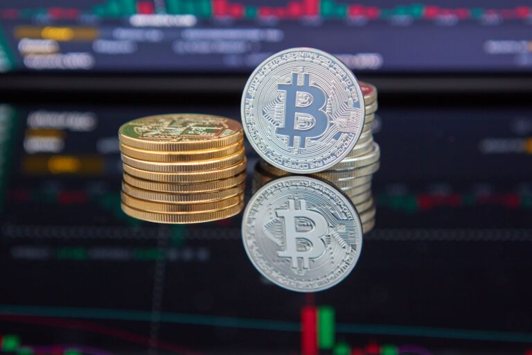 Bitcoin Wipes Out Every War-Era Gain, Drops Below $62K as ETF Exodus Crosses $3 Billion